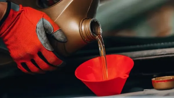 قیمت خرید روغن موتور تک درجه ای + مزایا و معایب